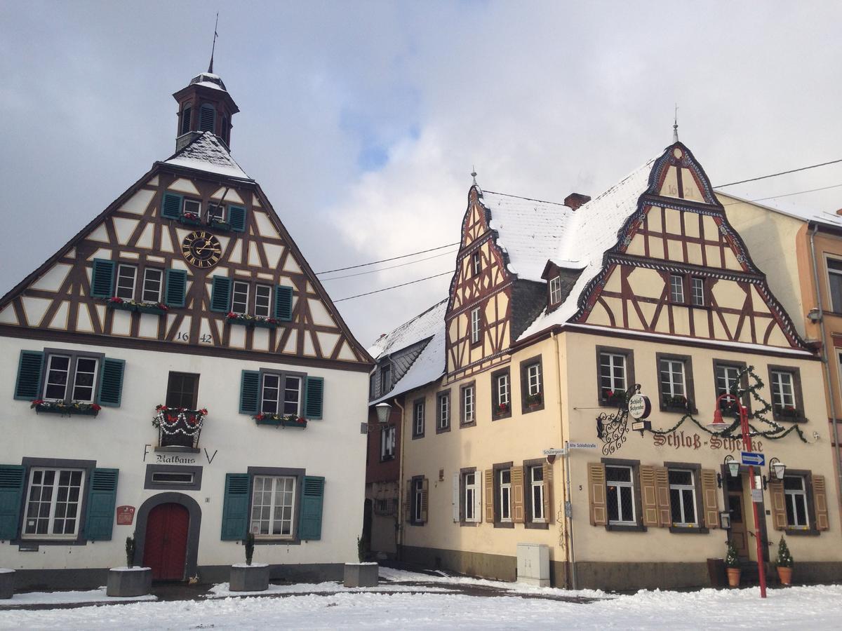 Hotel Zur Schloss-Schenke Neuwied Exteriör bild